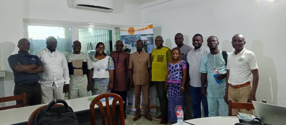 Photo de famille avec les membres de la délégation de la RCA